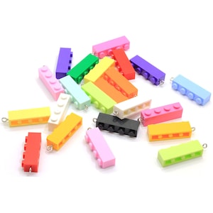 50個 カラフルなプラスチック ビルディングブロック キーチェーン DIY チャーム おもちゃ 装飾品 パンク イヤリング 携帯電話ケース ネックレス ジュエリー ペンダント