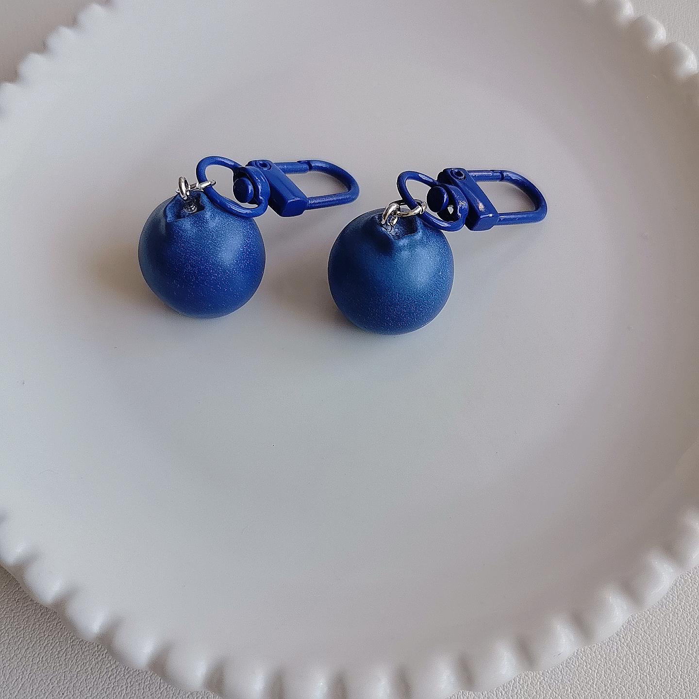 トレンドのファッションアクセサリー、かわいいブルーベリーフルーツ
