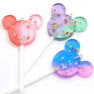 Two Tone Color Resin Glitter Mickey Lollipop 3D Miniature Charms Accessori Gioielli Fai da te Custom Made Benvenuto