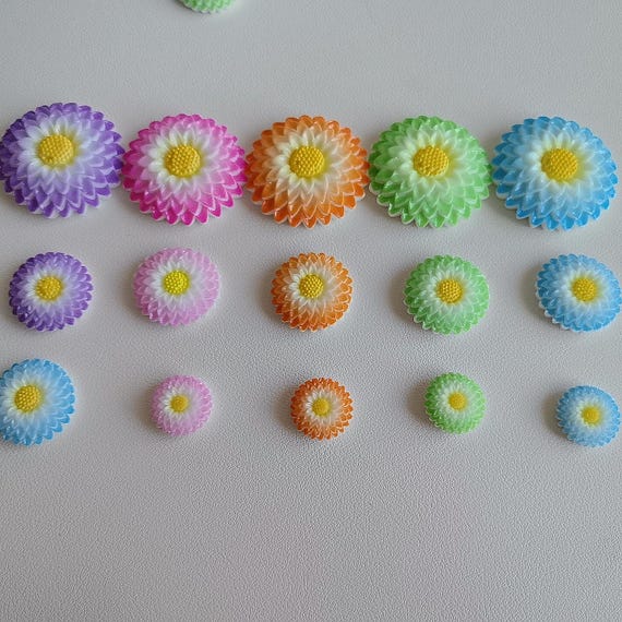 Buy 18mm 25mm 40mm Cute Flat Back Resin Candy Color Charm Daisy