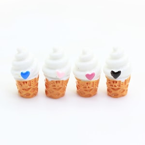 Lindo 3D Sweet Heart Ice Cream Resina Cabujón Simulación miniatura De comida Fake Food Scrapbook para teléfono Deco DIY Embellishment Craft