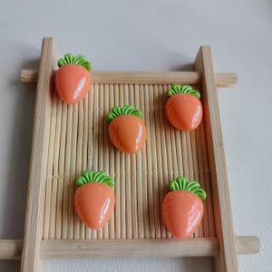 Lovely Resin Carrot 3D Flat Back Cabochon Silme Charm Craft DIY Ornament, Scrapbooking Accessories, Jewelry Making Supplies
