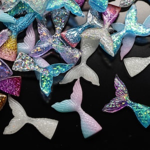 Hete verkoop Shiny Mix Kleuren Zeemeermin Staart Platte Rug Decoratie DIY Accessoires Fairy Resin Cabochons Craft Toys Charms