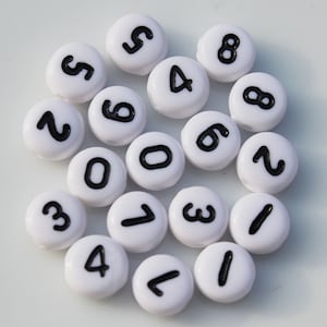 Contas espaçadoras soltas de acrílico com números redondos brancos de 7 x 4 mm 0-8 para fazer joias, acessórios para pulseiras faça você mesmo