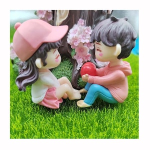 1 par de minifiguras románticas de amantes dulces para micropaisajes, decoraciones de escritorio para el día de San Valentín, fiestas en casa, casa de muñecas