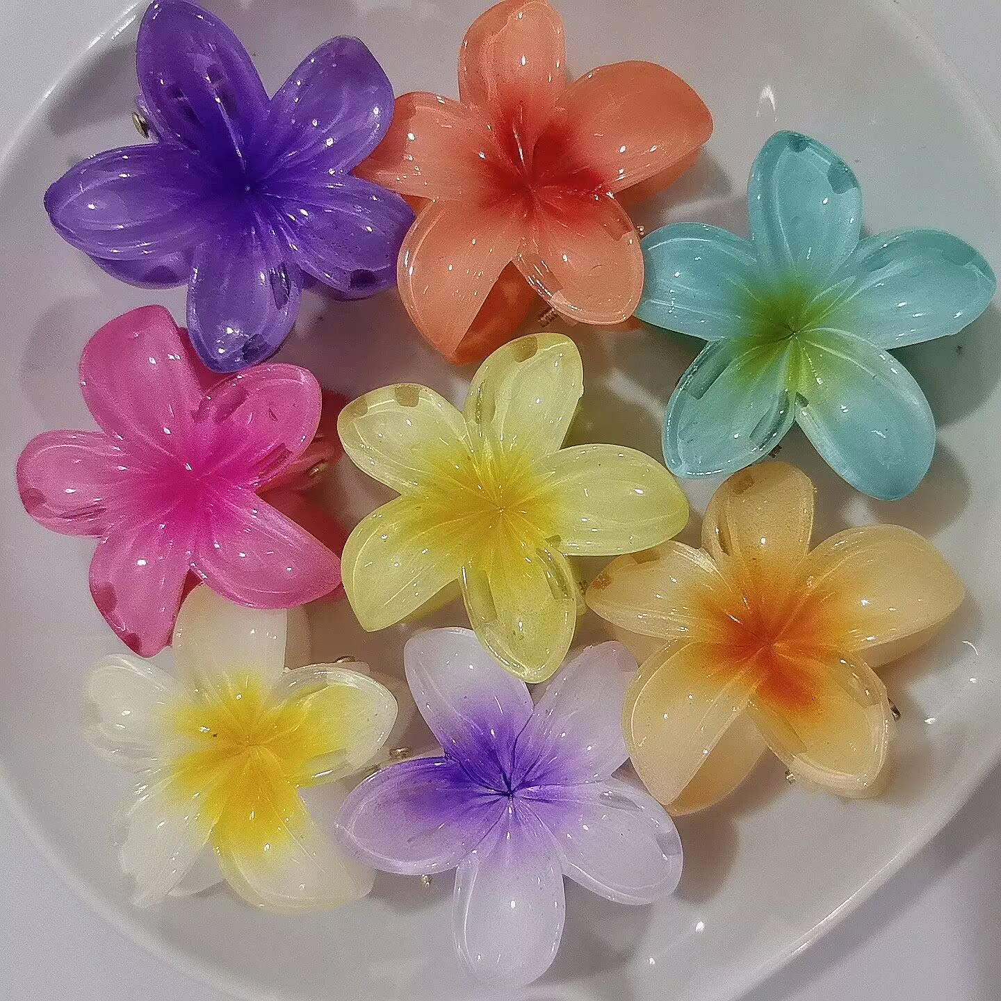 4cm Sweet Plastic Plumeria Flower Claw Clips Hawaii Party Hair