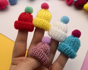 Mix colors Dollhouse Miniature Lovely Knitted Beanie Hat Cap Mini Handmade Small Knitting Hat For DIY Dolls Decoration Phone Case Decoration