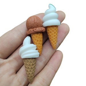 Novos enfeites de casquinha de sorvete 3D em resina para sobremesas doces, miniaturas de comida para casa de bonecas, enfeites faça você mesmo para scrapbook
