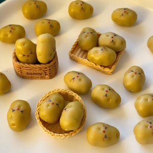 Brinquedos clássicos resina mini figuras de comida miniatura batata para casa de bonecas brinquedos chaveiro jóias pingente