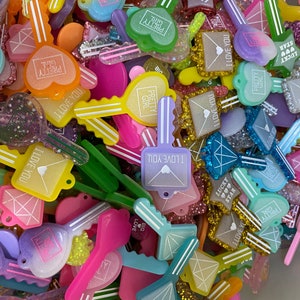 Mix Styles Lindo Glitter Key Resin Charms Colgante para bricolaje Llavero Handbag Making Craft