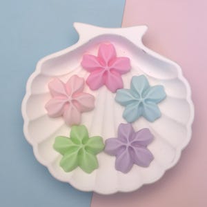 Cabujones de resina con parte trasera plana de flores de 33 mm para scrapbooking, fundas de teléfono, accesorios para hacer joyas