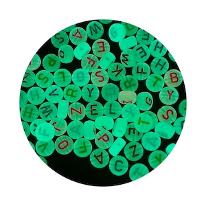 Letras para pulseiras, contas de acrílico com letras do alfabeto luminoso