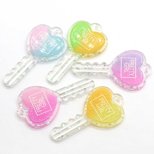 58mm 3d claro glitter linda menina coração chave resina encantos pingente para diy chaveiro bolsa fazendo artesanato