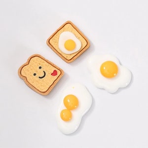 Kawaii SImulation Fried Egg Bread Flatback Resina Cabochon Mini Fake Food Scrapbooking DIY Doll's house accesorios