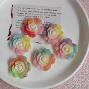 Vente en gros Saint-Valentin DIY Artisanat Miniature Fleur Cabochon Flatback Scrapbooking Décoration Résine Cabochon Slime Charmes Téléphone Decoden