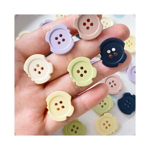 500-700 PCS Botones de Resina de Colores Mezclados Surtidos 2 y 4 Agujeros Manualidades Redondas para Coser Manualidades de Bricolaje Pintura Manual de Botones para niños, Bricolaje