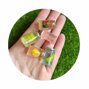 La frutta scintillante può bere mini bevande di plastica per forniture di melma Cabochon Prop Bevanda analcolica per casa delle bambole