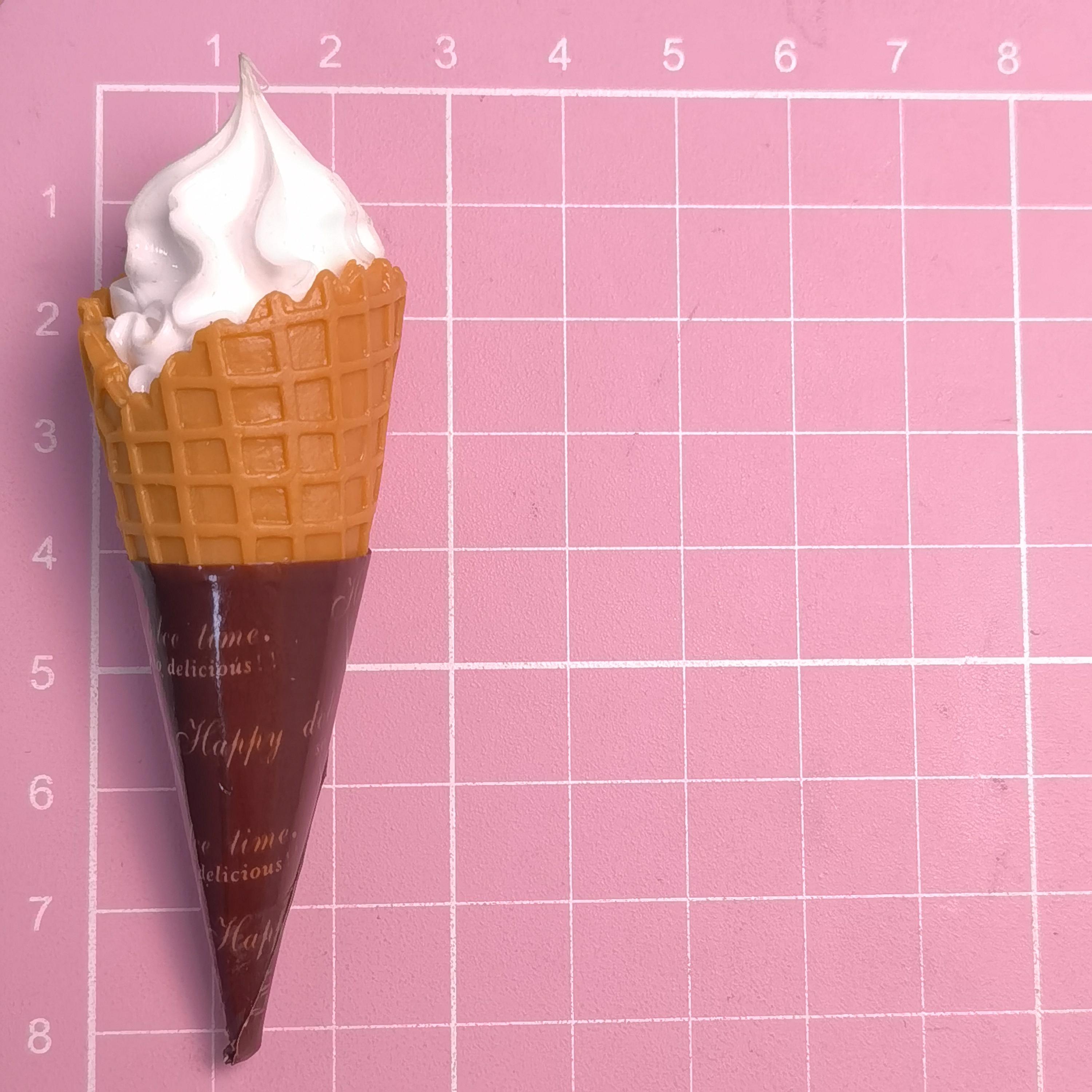 3Dリアルアイスクリームコーン 夏の食べ物ミニチュア アイスクリーム