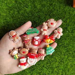 New Christmas Designs Kawaii Flatback Harz Cabochons Sortierte Harz Weihnachtsdekoration Charms Handwerk Urlaub