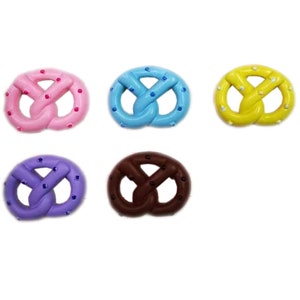 Simulación Pretzel Figurina Espalda Plana Resina Alimentos Miniatura Kawaii Cabochon Artesanía Decoración del Hogar