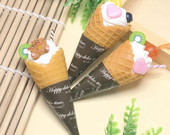 seesee アイスクリームコーン型 木製 花瓶 人工アイスクリームコーン リアルなシミュレーション食品樹脂レプリカ