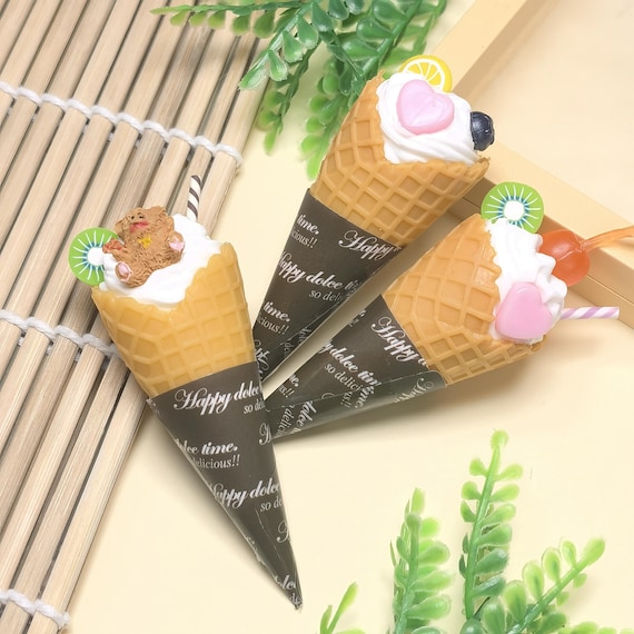 人工アイスクリームコーン リアルなシミュレーション食品樹脂レプリカ