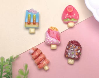 樹脂製アイスクリームコーンカボション：フェイクフード装飾（3個