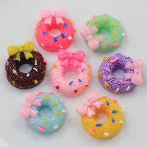 Cabochão de resina com fundo plano kawaii de 20 mm, 50/100 peças, simulação de rosquinha com laço, rosquinha, peças de decoração para casa de bonecas, laço faça você mesmo