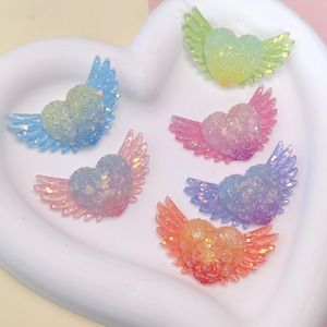 Bunte süße Herzen Süßigkeit Flügel Harz Charms für Schmuck machen DIY Ohrring Anhänger Haar Accessoire Flatback Crafts