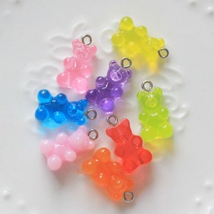Nuovo design resina colore misto gummy orso pendente ciondoli per fare gioielli fai-da-te all'ingrosso