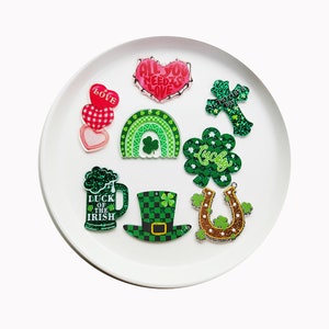 Porte-bonheur en acrylique à dos plat trèfle porte-bonheur trèfle porte-bonheur pour boucles d'oreilles bricolage