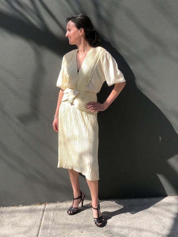 Lovely Cream Bow Pleated Vintage 80's Two-Piece Se