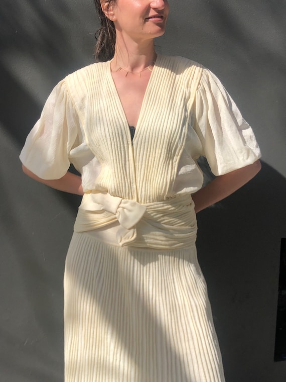 Lovely Cream Bow Pleated Vintage 80's Two-Piece S… - image 5