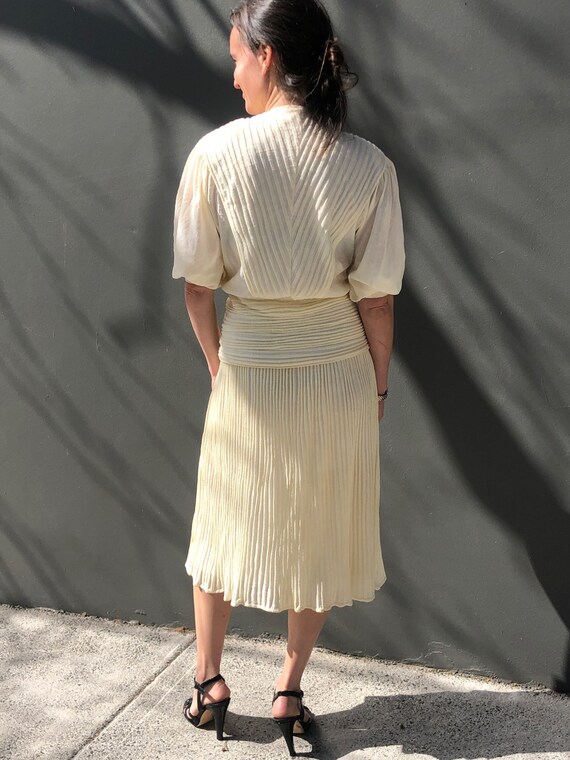 Lovely Cream Bow Pleated Vintage 80's Two-Piece S… - image 4