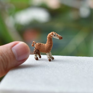 Petit Amigurumi au crochet en kapi - Collection de maisons de poupées en micro-capis en kapi - Crochet mignon de girafe de la forêt