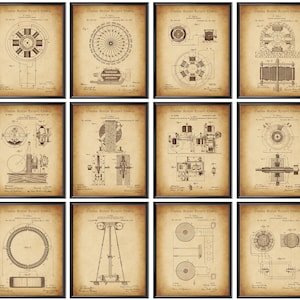 Puede incluir: Un conjunto de 12 impresiones de estilo vintage con ilustraciones en blanco y negro de patentes eléctricas. Las impresiones tienen un fondo de papel envejecido y desgastado y están enmarcadas en negro.