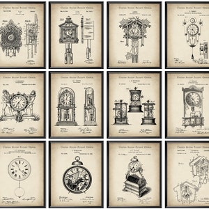 Puede incluir: Un conjunto de 12 impresiones de patentes de relojes vintage en blanco y negro. Las impresiones presentan varios tipos de relojes, incluidos relojes de cuco, relojes de pie y despertadores. Cada impresión incluye el logotipo de la Oficina de Patentes de los Estados Unidos y el número de patente.
