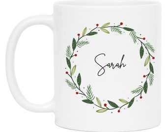Weihnachts-Tasse Personalisiert mit Name | Individuelle Tasse mit Weihnachtskranz als Motiv | Geschenk-Idee Oma Opa Familie zu Weihnachten