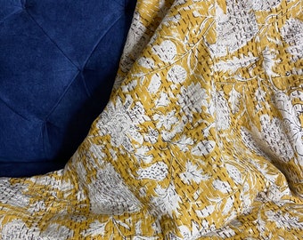 Courtepointe Queen Kantha à imprimé floral moutarde : couvre-lit en coton fait main
