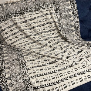 Minimal White Tribal Block Print Sofa Throw Bed Throw Pure Jute Cotton Throw Blanket Kantha Bedspread Blanket Kantha Bed Cover Boho Quilt