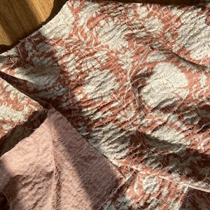 Salmon Pink Minimal Floral Print Kantha Quilt Queen Pure Cotton Kantha Throw Blanket Kantha Bedspread Coverlet Kantha Bed Cover Boho Quilt