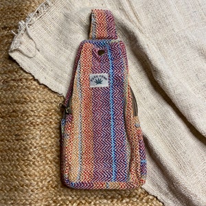 Borsa a tracolla in canapa arcobaleno multicolore portapassaporto borsa portasoldi borsa di canapa fatta a mano biologica