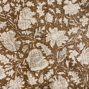 Bruine bloemen minimale kantha-quilt puur katoen koningin kantha deken sprei sprei kantha bedovertrek boho geborduurde quilt