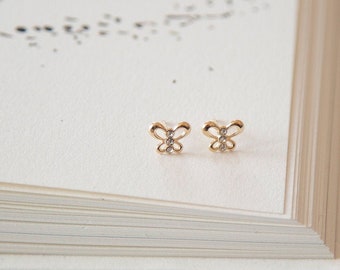 9ct Gold Square Heart Gift Stud Earrings Gift Boxed Made in UK 9ct Gold Square Heart Gift Stud Earrings Gift Boxed Made in UK