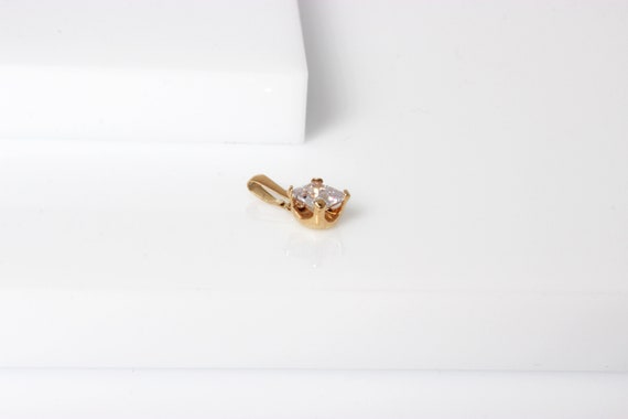 9ct Yellow Gold Cubic Zirconia Square Pendant