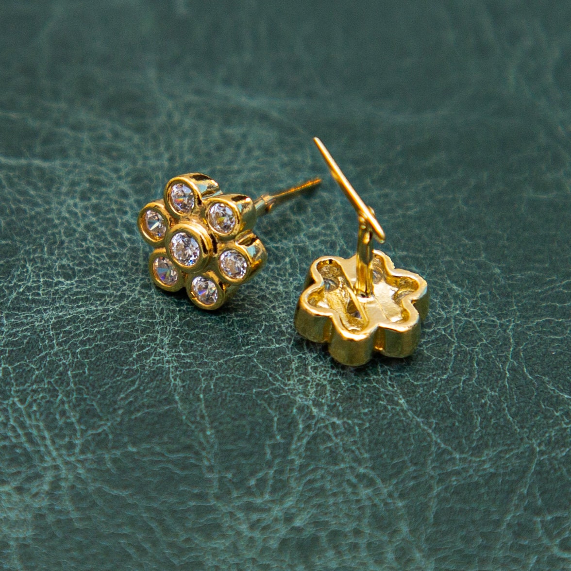 Andralok 9ct Yellow Gold Pearl Flower 3mm Stud Earrings