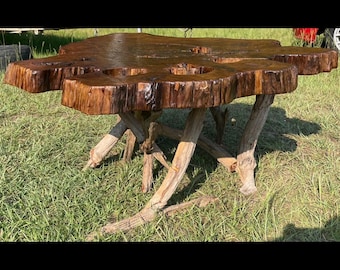 Couchtisch aus Zypressenholz