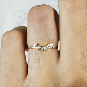 14K Solid Gold Leaf Ring Minimal Gold Ring Marquise Moissanite Leaf Band Dainty Vine Leaf Wedding Band Vintage Style Moissanite Ring for her