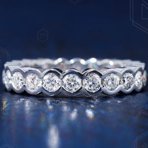 Anillo de boda de moissanita incolora redonda de 3,5 mm con engaste de bisel y medio bisel, anillo de eternidad completo, anillo de regalo de aniversario, anillo de promesa.