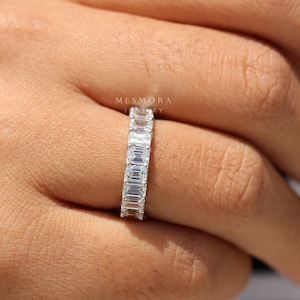 Emerald Ring Half Eternity Band Unique Wedding Band Women Antique Emerald Ring Solid Gold Moissanite Vintage Emerald Ring Wide Wedding Band